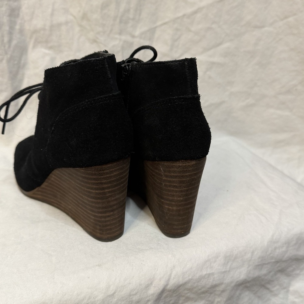 Lucky Brand Women's Shylow Suede Bootie Boho Preppy Black Size 6.5M Wedge Heel - Picture 3 of 7